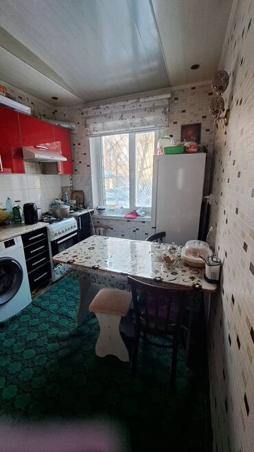 продается квартира джалал абад: 3 комнаты, 69 м², 105 серия, 1 этаж, Косметический ремонт