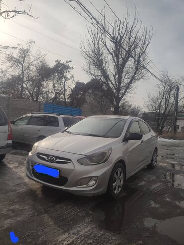 Hyundai: Hyundai Solaris: 2013 г., 1.6 л, Механика, Бензин, Седан