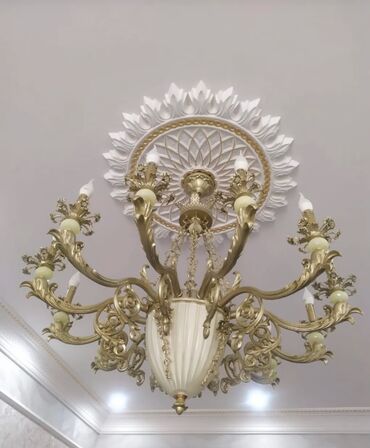 Шкафы: Çılçıraq 1200 manat əlaqə nömrə:051 667 40 96