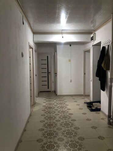 лазурный берег квартира: 3 комнаты, 82 м², 105 серия, 2 этаж, Косметический ремонт
