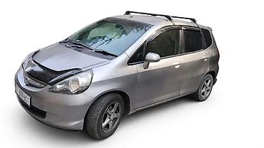 kia carneval: Honda Fit: 2003 г., 1.5 л, Автомат, Бензин, Хэтчбэк — 2