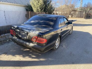 Mercedes-Benz: Mercedes-Benz : 1995 г., 2.3 л, Автомат, Бензин, Седан