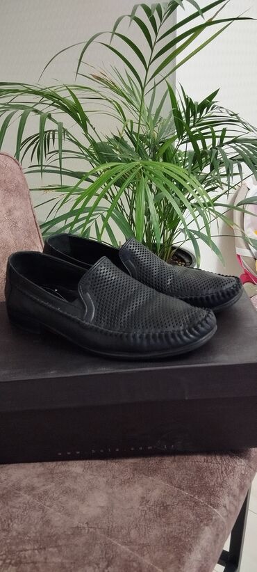 турецкую мужскую обувь: Продается макасины турецкой фирмы ETOR . Чистая кожа Размер 41 В