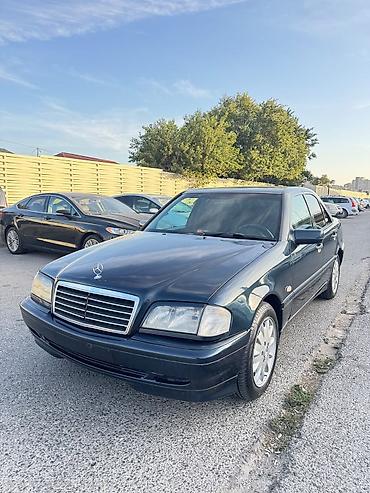 10000 mercedes: Mercedes-Benz 220: 2.2 l | 1999 il Sedan — 1