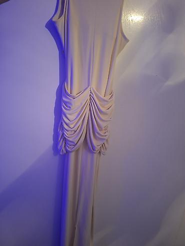 cizme givenchy: Boohoo “Ruched Twist Detail Racer Neck Maxi Dress” – krem - Model — 3