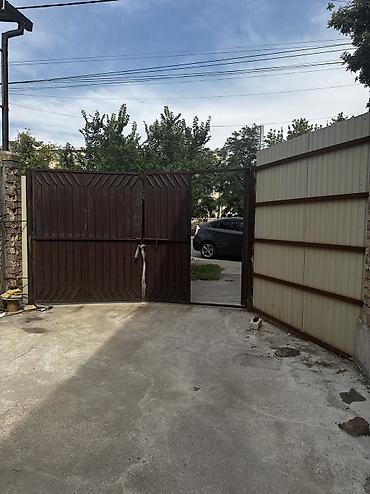 снять пол дома: Сдаю полдома Лермонтова 59 
2 спальни + кухня + санузел + прихожка — 10