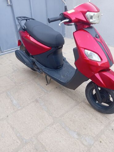 moped 80cc: APEC PS3 skuter - Rəng: parlaq qırmızı, qara detallarla - Kuzov