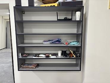 Rəf vitrinləri: Mağaza üçün vitrin rəfləri və stendlər - Material: laminat/MDF tipli — 4