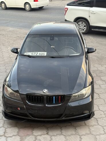 приборная панель бмв: Автомобиль BMW 325xi в черном цвете. Эта модель отличается динамичным