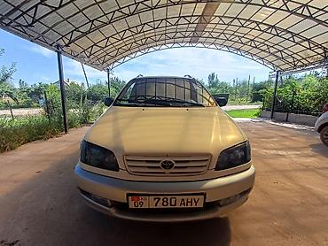 бир: Toyota Picnic: 1999 г., 2 л, Кол менен иштөөчү, Дизель, Вэн/Минивэн — 2