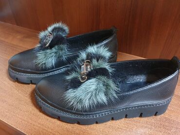 фасоны пальто из кашемира: Срочно продам осеннюю обувь, на небольшой платформе, натуральный мех