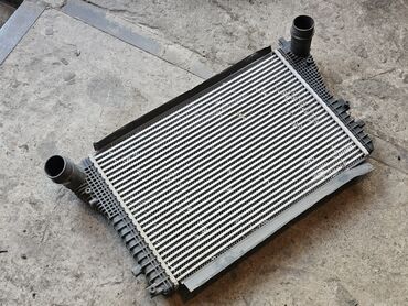 Радиаторы: Интеркулер VW Passat B6 05-09, VW Passat B7 10-, VW Passat B7 10-14 — 18