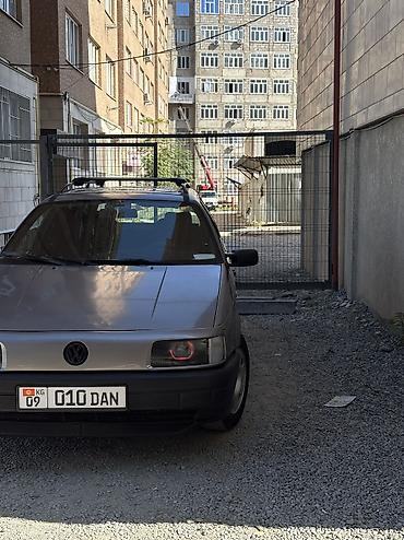Volkswagen Passat: 1993 г., 1.8 л, Механика, Бензин, Универсал