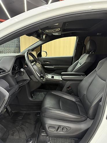 Toyota: Toyota Sienna: 2023 г., 2.5 л, Автомат, Гибрид, Минивэн — 10