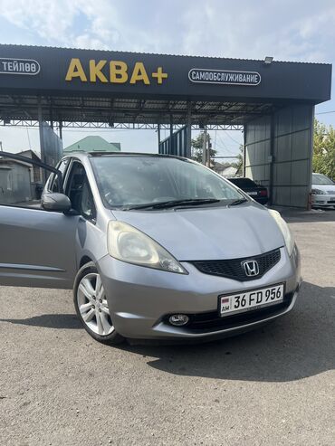 продаю или меняю хонда фит: Honda Fit: 2010 г., 1.5 л, Вариатор, Бензин