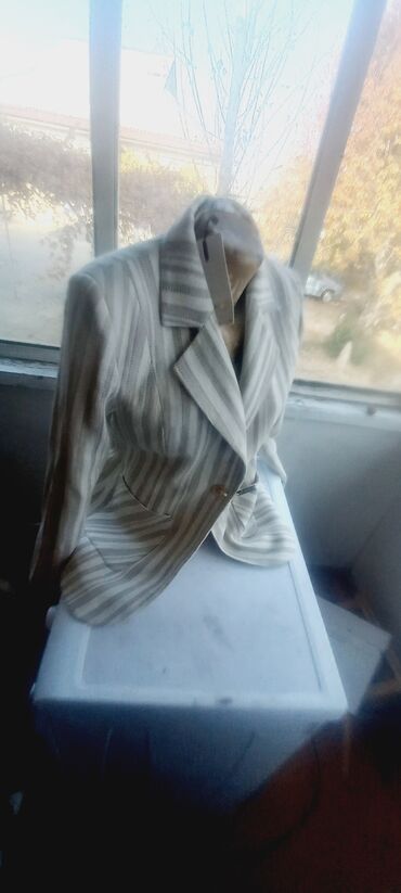 шерстяные кофты женские больших размеров: Женский пиджак в полоску - Классический крой с акцентом на талию -