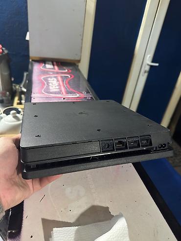 ev ucun soyducular: PlayStation 4 Slim oyun konsolu. Kompakt və zərif dizayna malik PS4 — 4