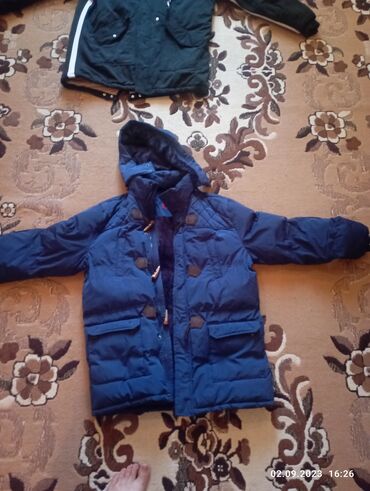 флисовая куртка: Куртки для подр 850 сом на зиму Синяя куртка от 160 до 170 см Синяя