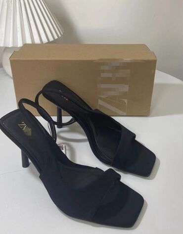 Босоножки, сандалии, шлепанцы: Босоножки, 35.5, Zara, Новый, цвет - Черный, Самовывоз, Платная доставка