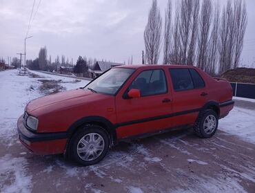 продажа авто срочно: Volkswagen Vento: 1992 г., 1.8 л, Механика, Бензин, Седан