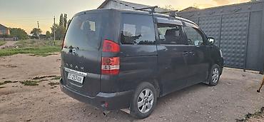 voxy noah: Toyota Noah: 2004 г., 2 л, Автомат, Бензин, Минивэн — 4