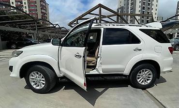 kombayn satışı: Toyota Fortuner: 2.7 l | 2013 il Ofrouder/SUV — 4