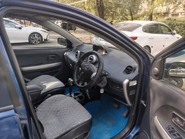 Toyota: Toyota ist: 2002 г., 1.3 л, Автомат, Бензин, Хэтчбэк — 7