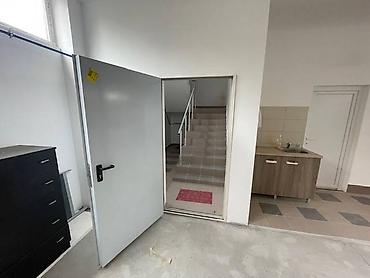 Magacini i radionice: U našoj ponudi su dva nova objekta na 15 ari placa - kancelarijski — 22