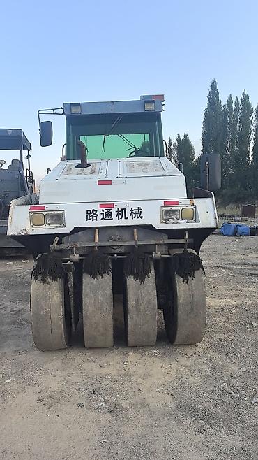 hiab 250: Асфальтоукладчик Volvo ABG6820 + дорожный каток Dynapac (Fayat Group) — 9