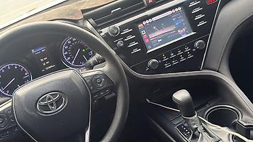 mazda 325: Toyota Camry: 2018 г., 2.5 л, Автомат, Бензин, Седан — 10
