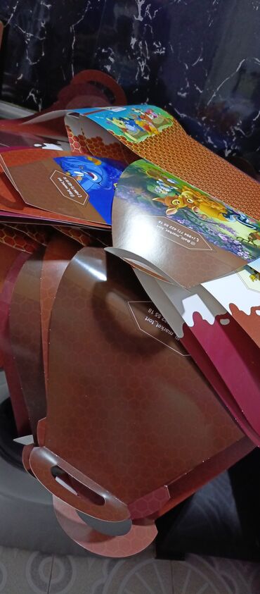 Tortlar: Tort qutuları. Şirniyyatlar. Tortlar. 1-ədədi 1azn 10 ədəd — 13