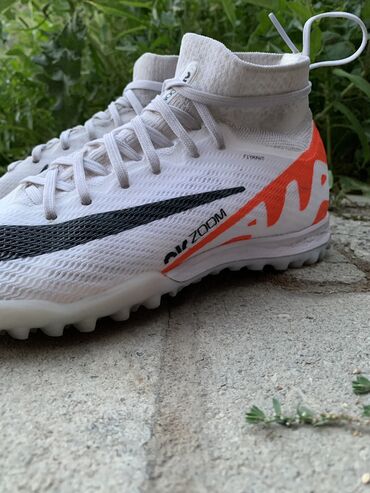 nike air zoom мужские: Nike air zoom футболный бутс назмер37.5 3000сатып алгам баасын