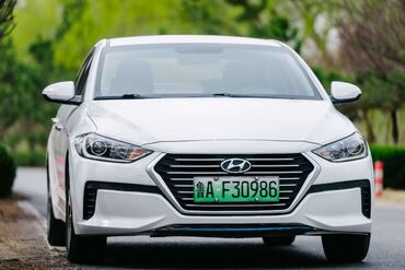 Toyota: Toyota Corolla: 2019 г., 1.8 л, Механика, Гибрид, Минивэн — 13