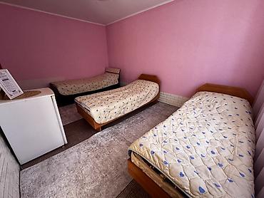 сдаю цокольное: Сдам комнату/часть дома с мебелью. - Две отдельные спальни: в одной — — 10