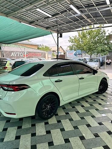 Toyota: Toyota Corolla: 2021 г., 1.8 л, Автомат, Гибрид, Седан — 2