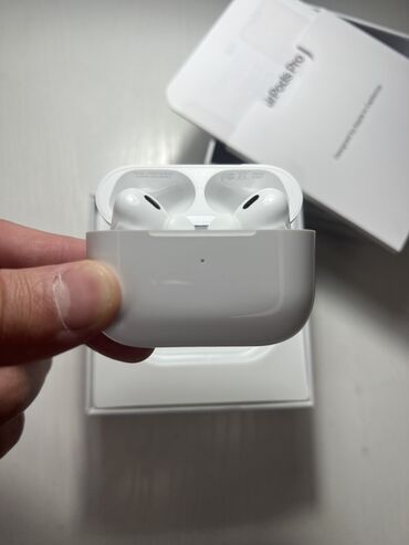 сколько стоит один наушник airpods: Вакуумные, Apple, Новый, Беспроводные (Bluetooth), Классические