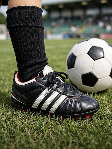 бутсы предатор: Детские футбольные бутсы "Adidas adiQuestra IV". (классическая — 5