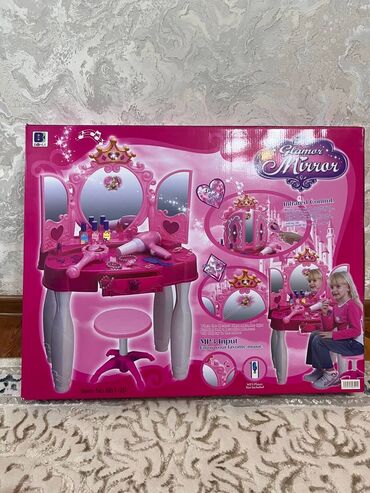 детские игрушечные машины: Продается срочно,совершенно новый музыкальный игрушечный детский