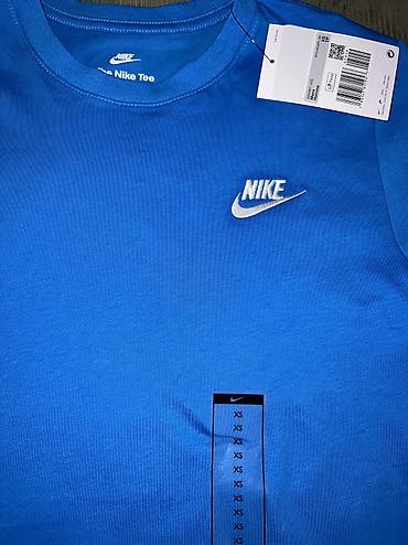 aksa: NIKE Sportswear Club Tee T-shirt vel. XS NOVO AR4997 435 — 6
