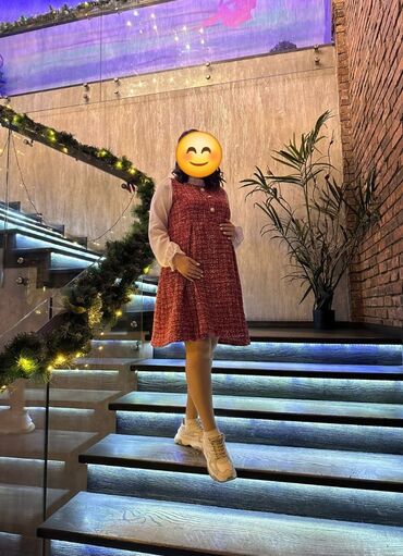 sade qizil sirqalar: Zərifliyi və keyfiyyəti bir arada sevən hamile xanımlar üçün nadir bir