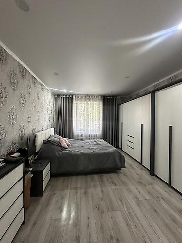 Продажа коттеджей и домов: 📍В центре Сокулука продаётся дом на участке 10 соток. 🏡Дом состоит — 5