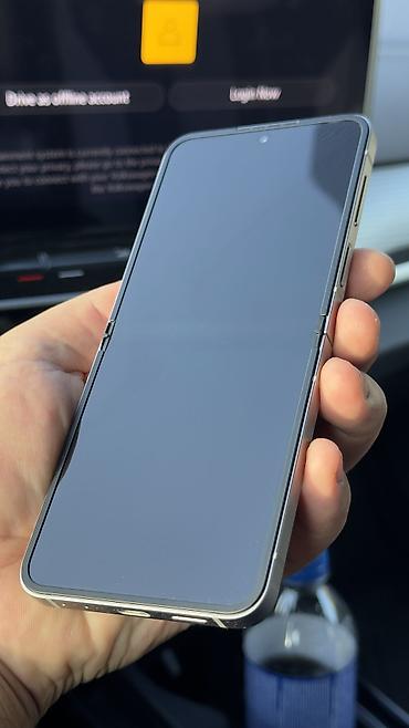 Мобильные телефоны и аксессуары: Samsung Galaxy Z Flip 6, Б/у, 256 ГБ, цвет - Серебристый, 1 SIM, eSIM — 8