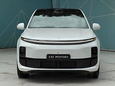 Lixiang: Lixiang L6: 2024 г., 1.5 л, Автомат, Гибрид, Кроссовер — 2