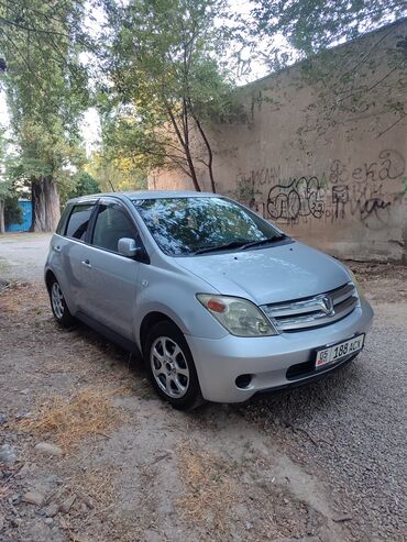 Toyota: Toyota ist: 2003 г., 1.3 л, Автомат, Бензин, Хэтчбэк
