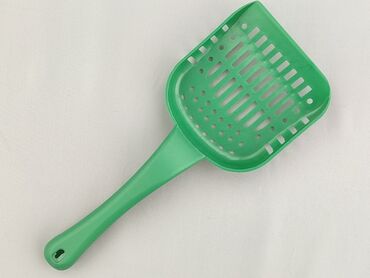 Łopatka do żwirku dla kota w kolorze zielonym, wykonana z trwałego