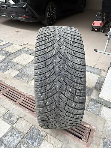 зимнее: Шина Pirelli Scorpion Ice Zero 2 (шипованная) - Размер: 285/45 R21 - — 4