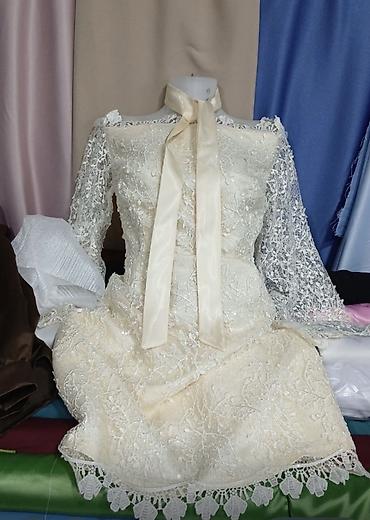 ziyafet paltarı: Zərif krujeva ilə işlənmiş krem rəngli paltar - Model: Yüksək yaxalı — 1