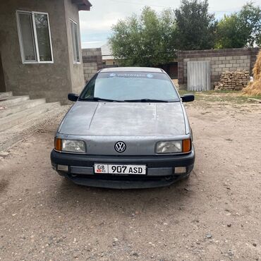 талас ауди: Volkswagen Passat: 1988 г., Седан