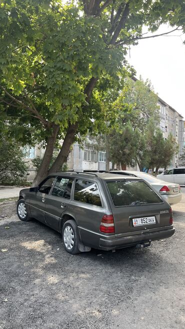 mercedes benz cl class: Mercedes-Benz W124: 1993 г., 2 л, Механика, Бензин, Универсал