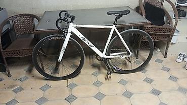 велот: Фикс-байк (single speed) с алюминиевой рамой белого цвета — 1